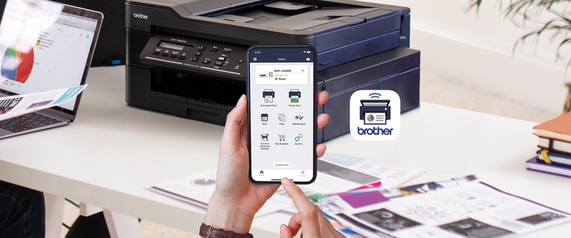 Mobiltelefon og printer.